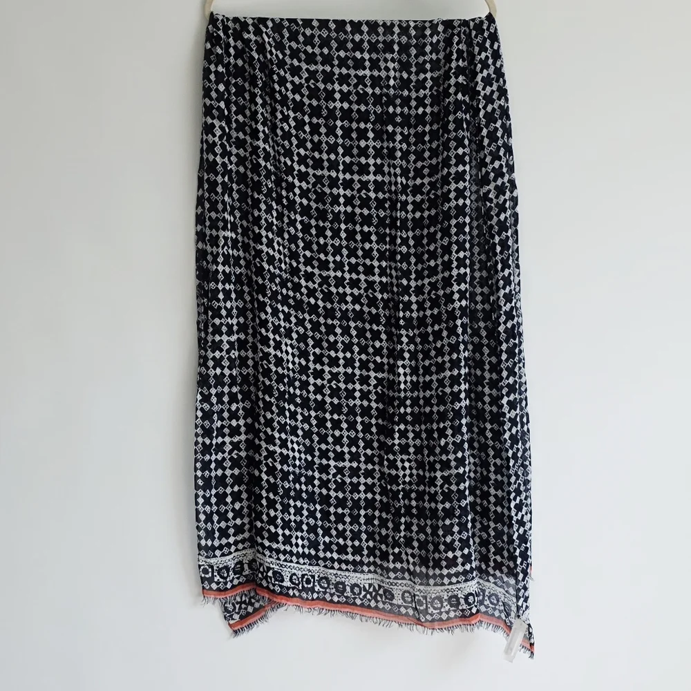 Loft Blue/White Fringe Geometric Print Summer Wrap Scarf